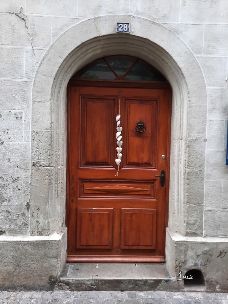 Neuf coeurs par August Luis