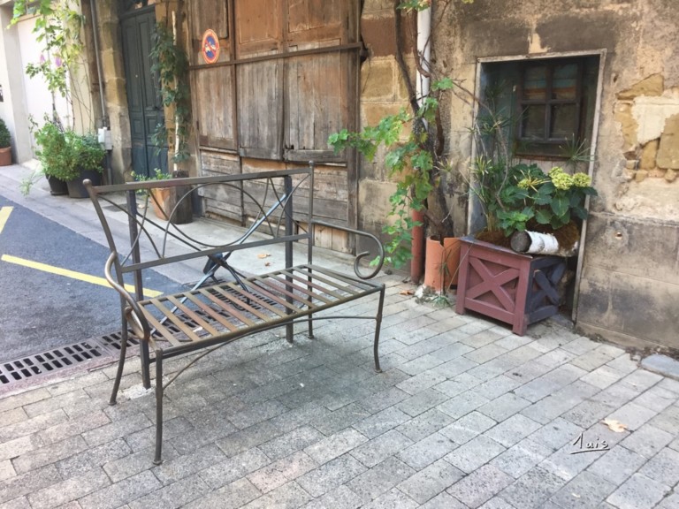 Gril par August Luis