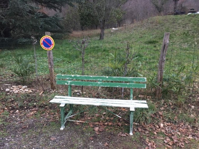 Stationnement non autorisé par August Luis