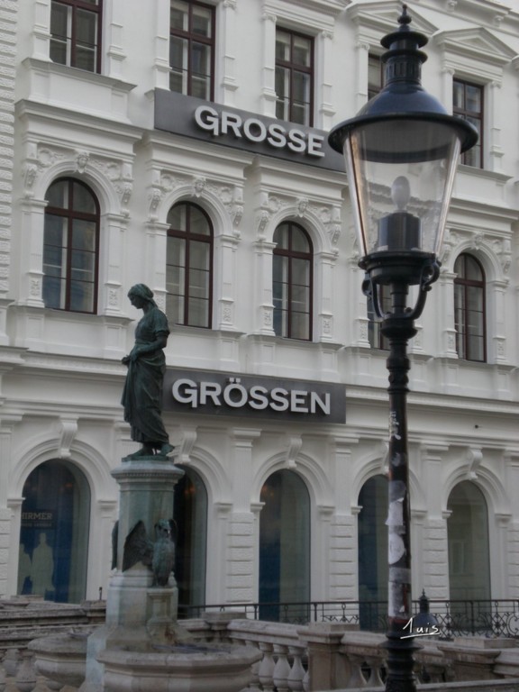 Grand par August Luis