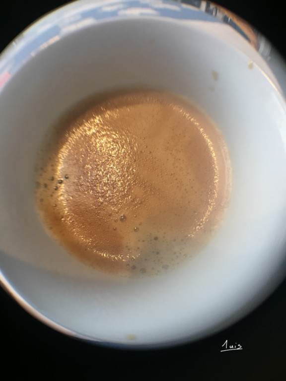 Café par August Luis