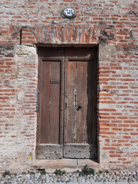 Trente huit par August Luis