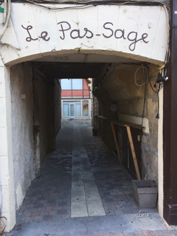 Le passage par August Luis