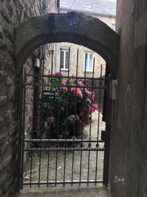 Grille par August Luis