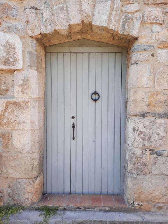 Grise par August Luis