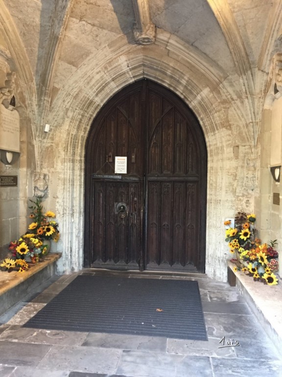 Accueil par August Luis