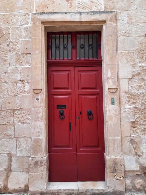 Rouge et noire par August Luis