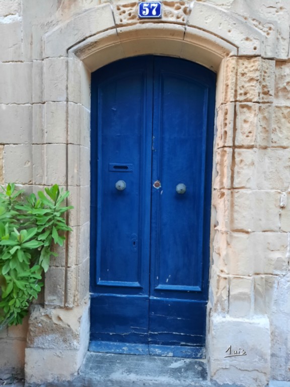 Cinquante sept par August Luis