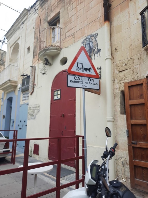 Passage de reines par August Luis