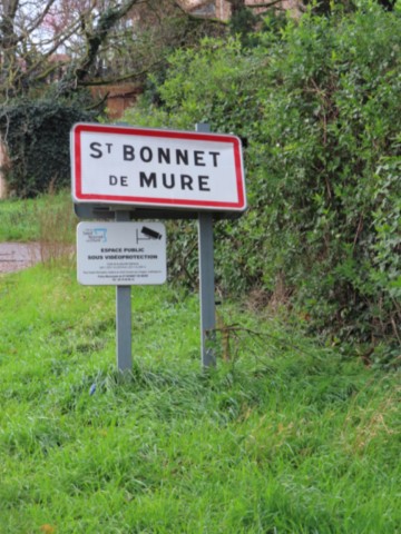 69 SAINT BONNET DE MURE