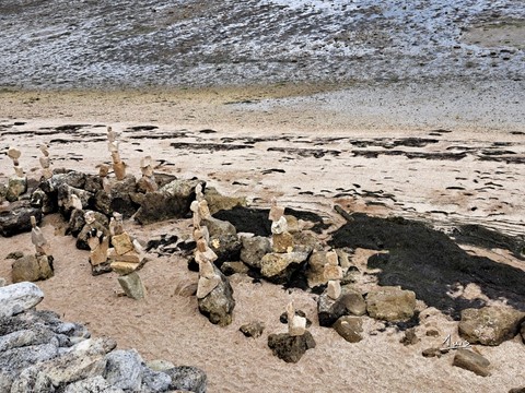 Mineral beach by August Luis
