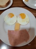 Smily breakfast by August Luis